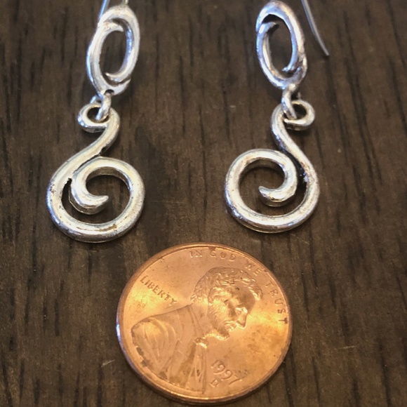 Silver swirl earrings - Picture 3 of 3